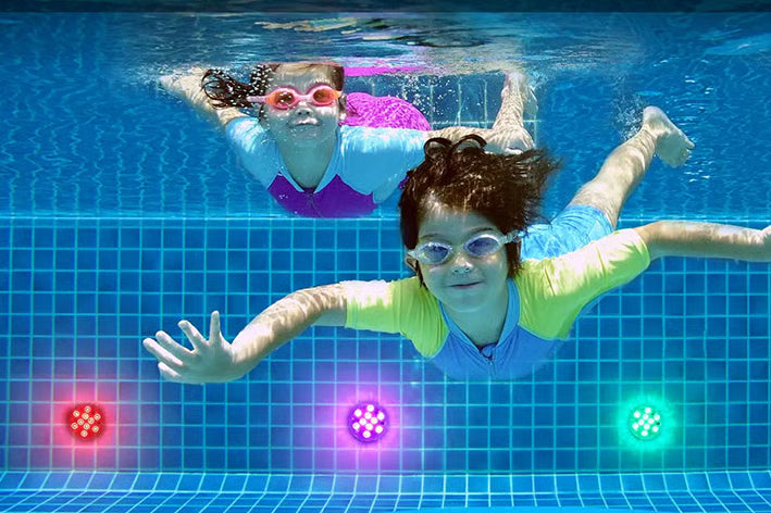 Vedenpitävä RGB LED-uima-allasvalo – Osta 1 saa 1 ilmaiseksi (2 kpl)
