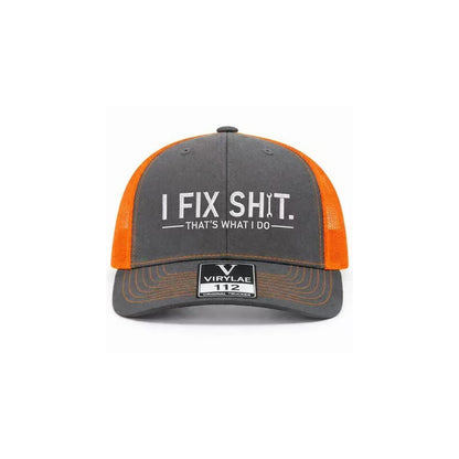 "I Fix Shit" -trucker-lippis – perinteinen rekkakuskin tyyli